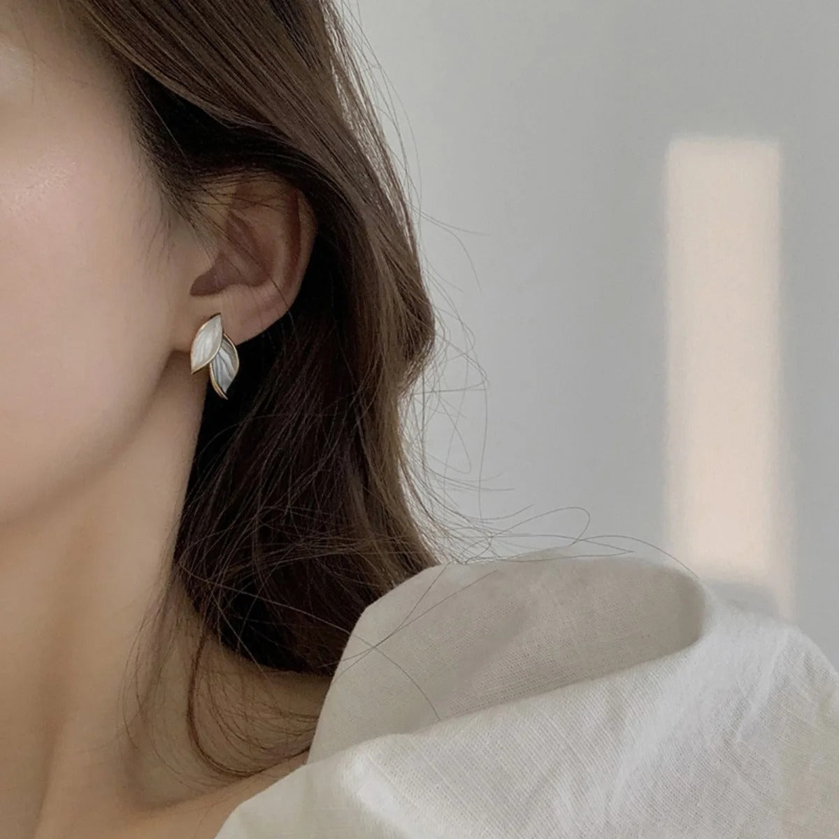 Best Retro Blue White Leaf Earrings in USA