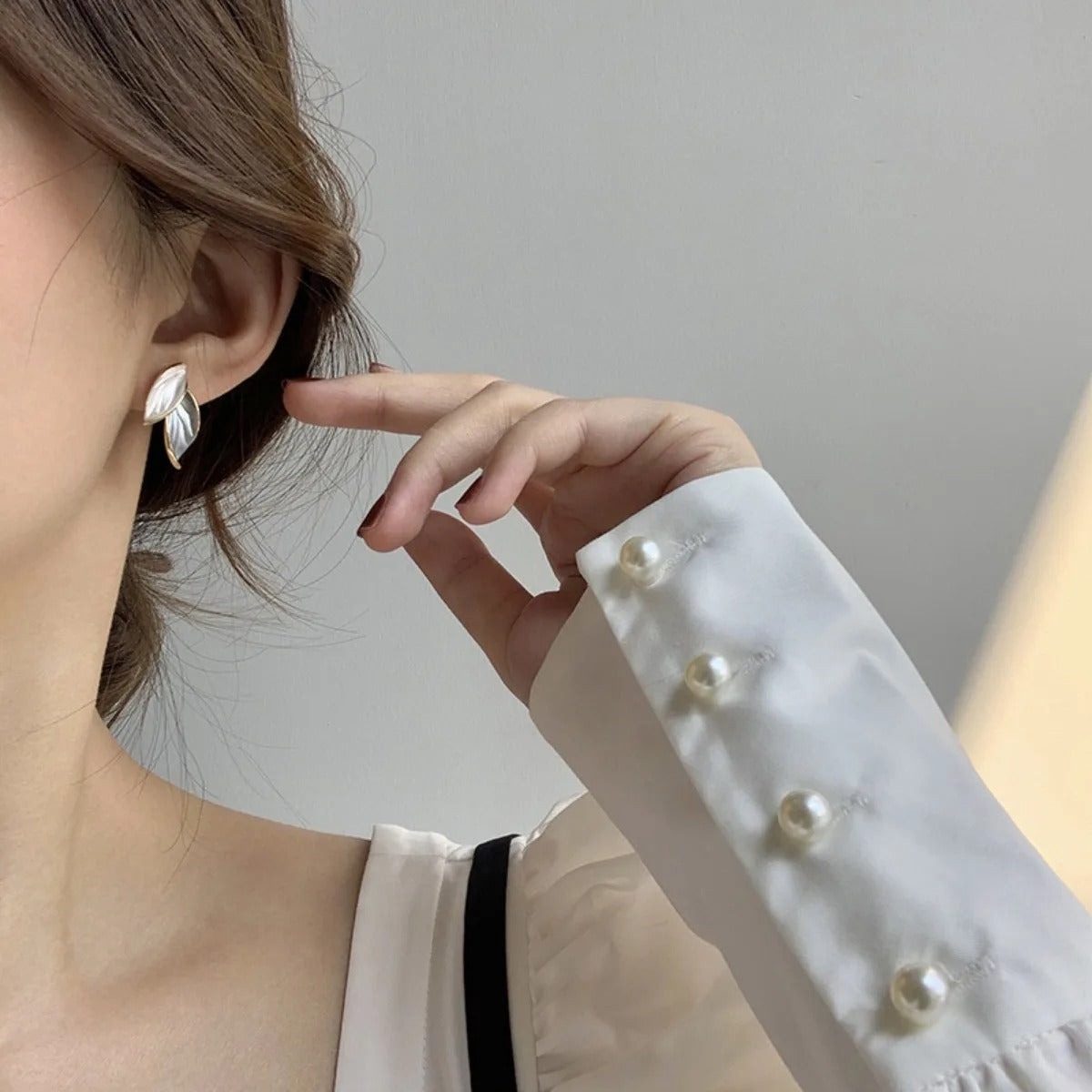 Best Retro Blue White Leaf Earrings in USA